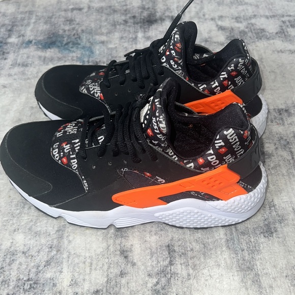Limited Edition Huarache - Picture 2 of 6